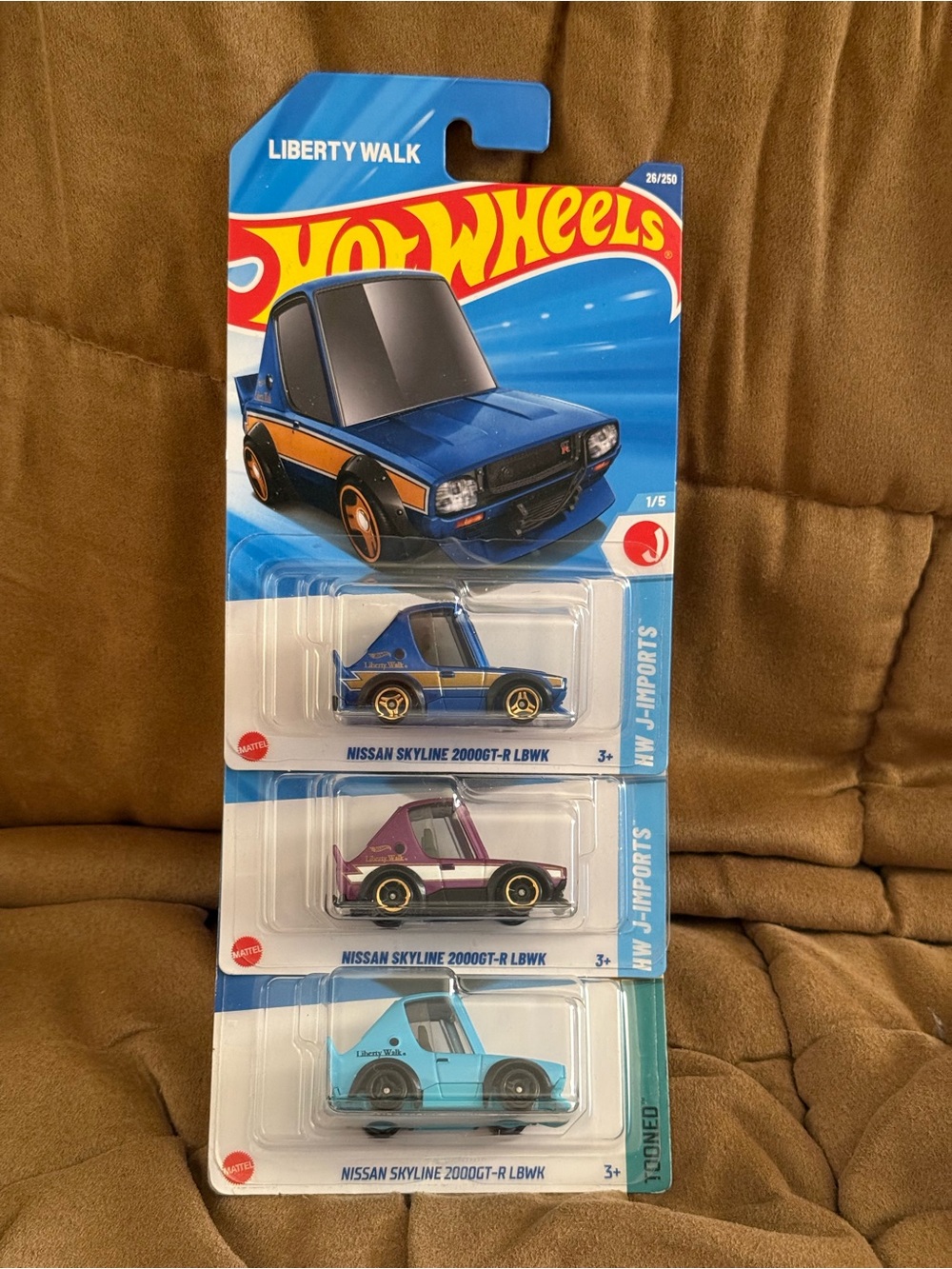 Liberty Walk Nissan Skyline 2000GT-R LBWK Toy Car – Blue, Purple, Teal
